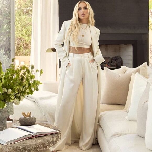 Cream  loose slacks - Picture 5 of 9